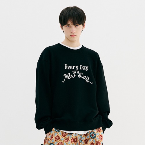 2324 BSRABBIT EMBROIDERY EVERY DAY CREWNECK BLACK